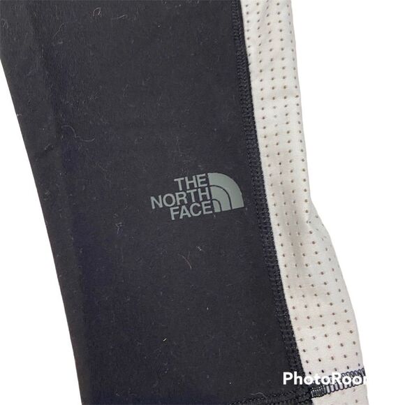 The North Face Women’s Flashdry Black and White Capri Length Leggings Medium - Picture 6 of 10